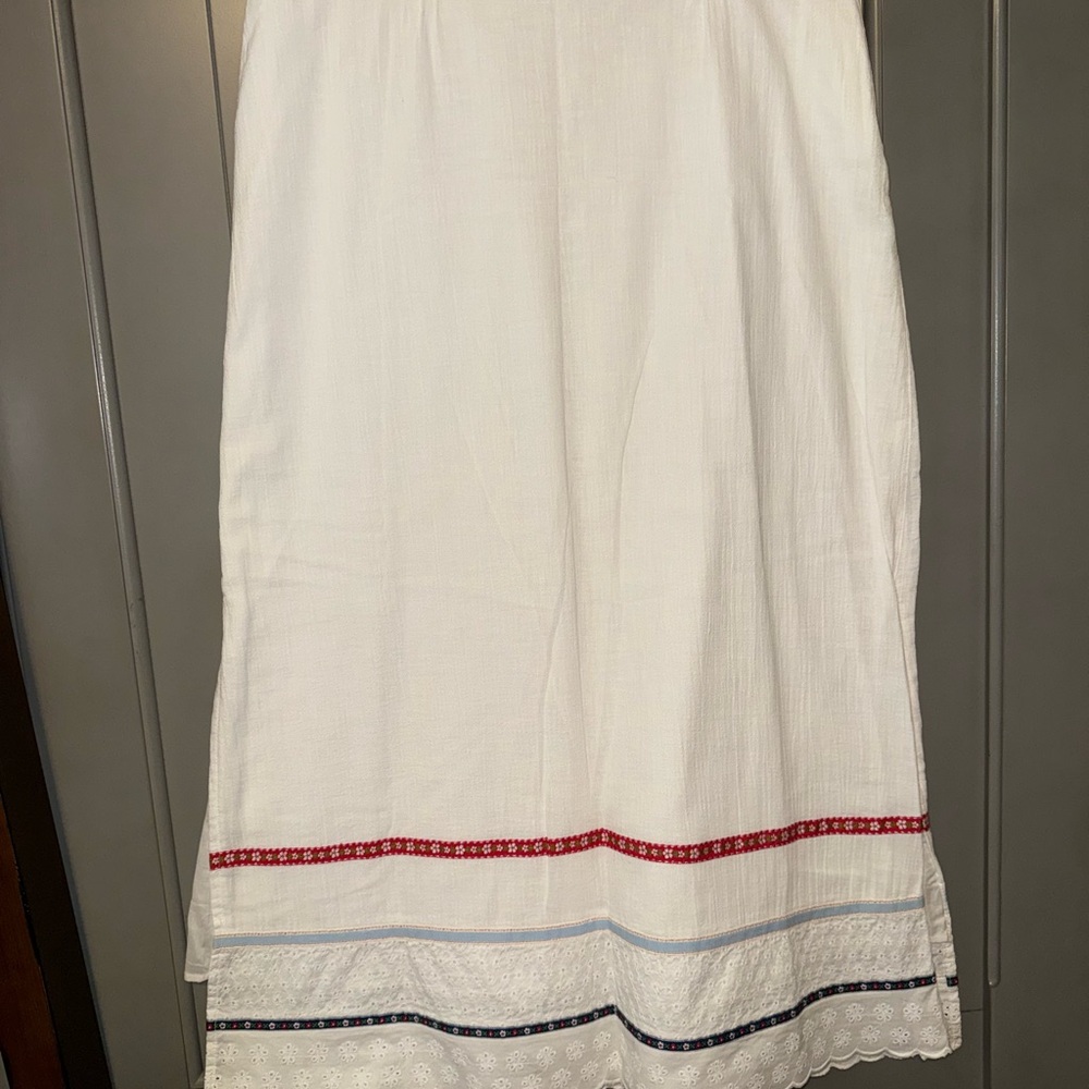 Liz Claiborne White and Red Tiered Skirt.